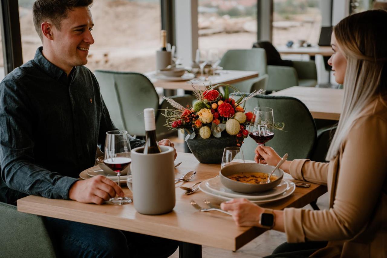 Weinzuhause Hotel-Restaurant-Vinothek Mommenheim エクステリア 写真