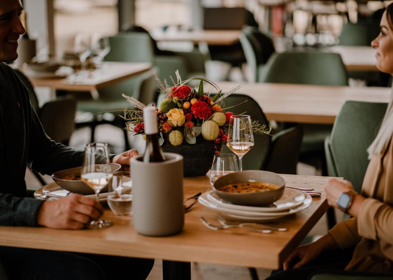Weinzuhause Hotel-Restaurant-Vinothek Mommenheim エクステリア 写真