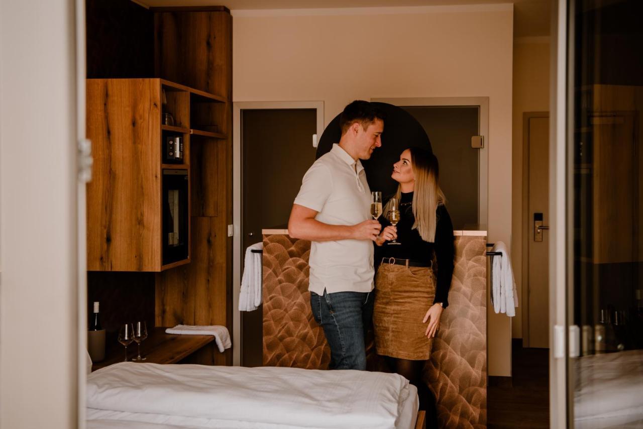 Weinzuhause Hotel-Restaurant-Vinothek Mommenheim エクステリア 写真