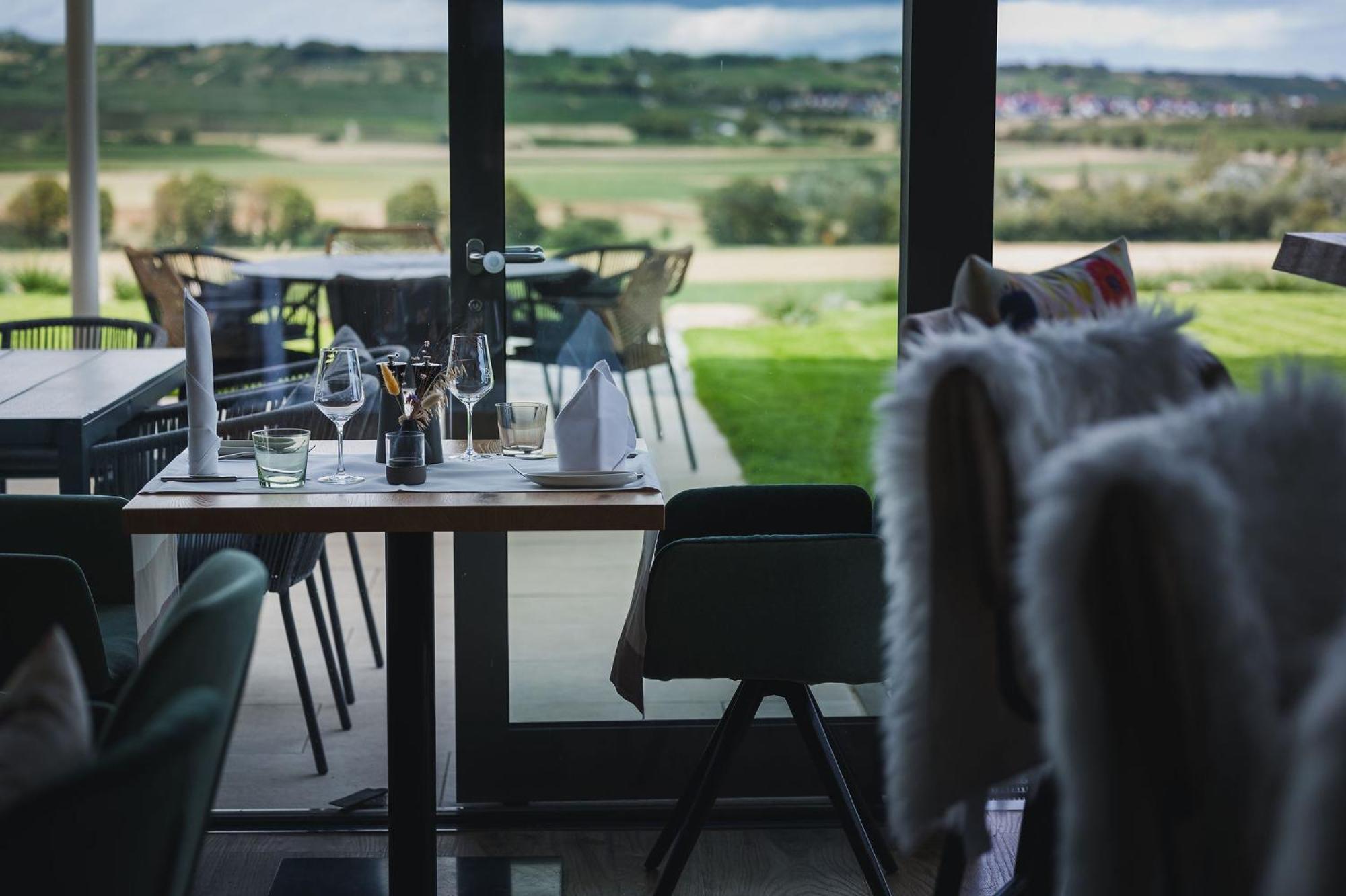 Weinzuhause Hotel-Restaurant-Vinothek Mommenheim エクステリア 写真