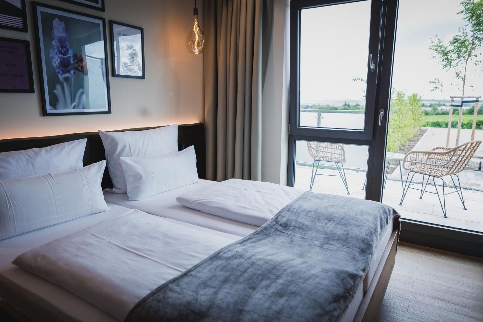 Weinzuhause Hotel-Restaurant-Vinothek Mommenheim エクステリア 写真