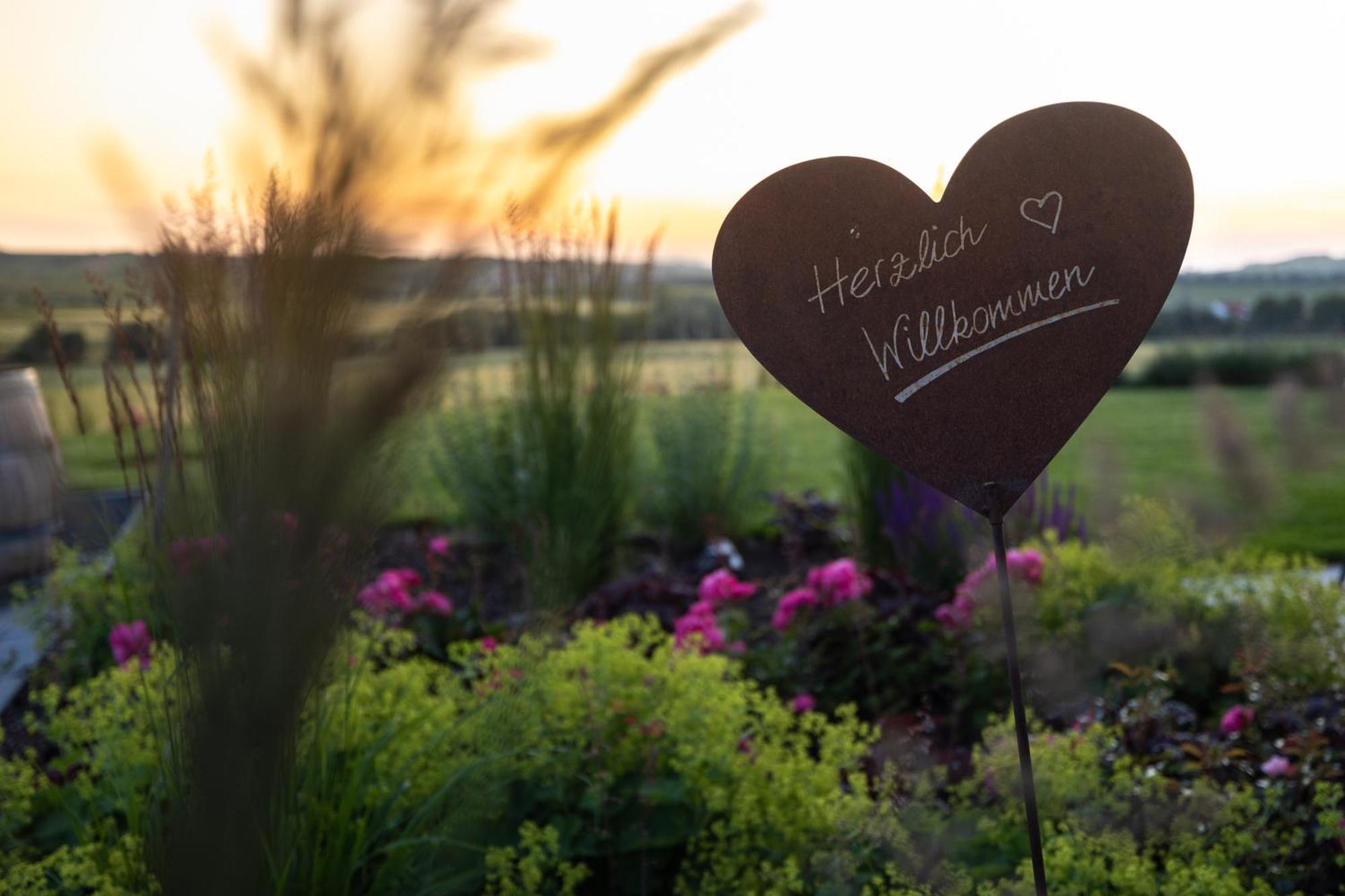 Weinzuhause Hotel-Restaurant-Vinothek Mommenheim エクステリア 写真